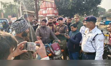 चाइनीज मांझे से बचाव के लिए सड़क पर मुस्तैद दिखी यातायात पुलिस