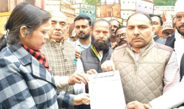 आरोप-काशी में विकास के नाम पर सुनियोजित तरीके से विनाश किया जा रहा