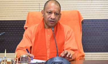 कुछ लोग वाराणसी के विकास में बाधा बन रहे : याेगी आदित्यनाथ