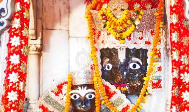 मौनी अमावस्या पर चित्रकूट देव गंगा मंदाकिनी में लाखों श्रद्धालुओं ने लगाई आस्था की डुबकी