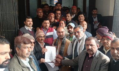 मणिकर्णिका घाट पर धरोहरों के संरक्षण की मांग, दोषियों पर कार्रवाई हो : संदीप शुक्ला