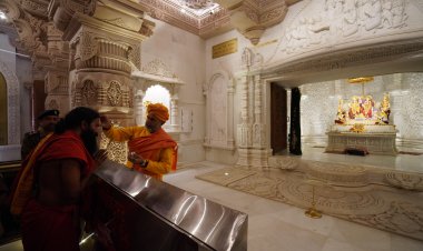 योग गुरु बाबा रामदेव ने श्रीरामलला के किए दर्शन