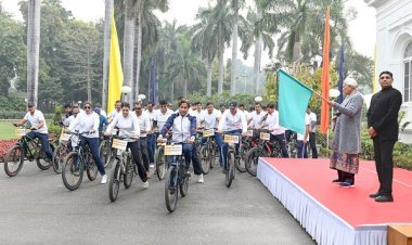 उप्र की राज्यपाल ने नशा मुक्ति जागरूकता रैली को हरी झंडी दिखाकर किया रवाना