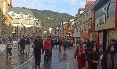 हिमाचल में भारी हिमपात-तूफान का अलर्ट, अवरुद्ध सड़कों और बिजली का बहाली कार्य जारी