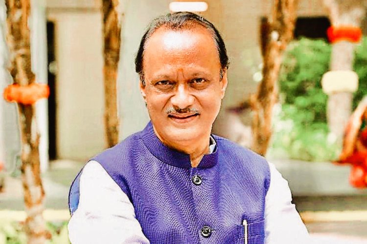 महाराष्ट्र के उप मुख्यमंत्री अजित पवार समेत छह की विमान दुर्घटना में मौत