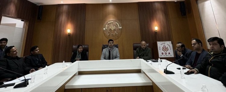 महाशिवरात्रि पर पुष्पों से सजेगा बरेली, फ्लावर शो की तैयारियों को लेकर बैठक