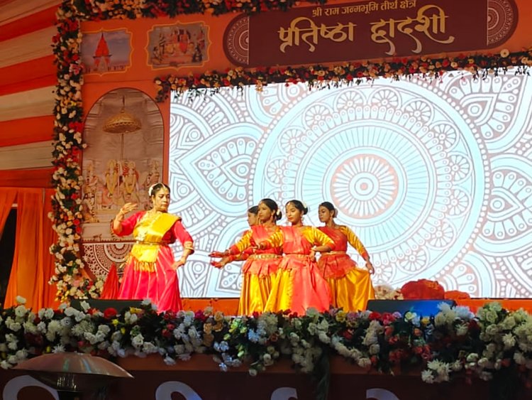 अयोध्या : द्वितीय प्रतिष्ठा द्वादशी के मंच पर महाप्राण निराला की अमर कृति राम की शक्ति पूजा का जीवंत मंचन