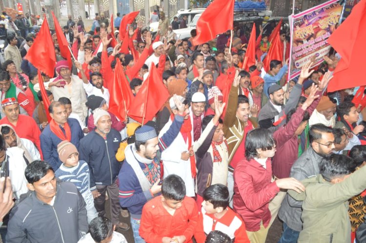 वाराणसी: हजरत अली की विलादत पर निकला मौला अली जुलूस