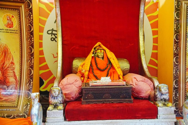 वाराणसी में ज्योतिर्मठ के प्रथम शंकराचार्य तोटकाचार्य का मना पट्टाभिषेक दिवस