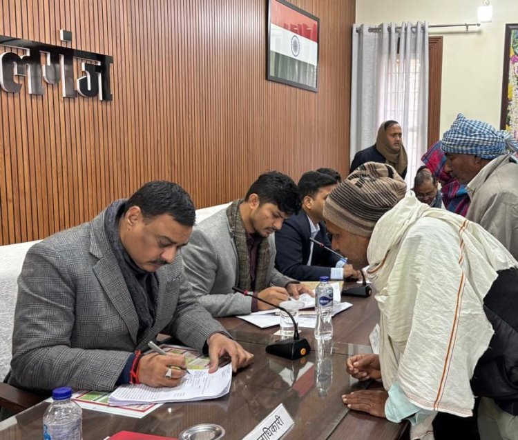 सम्पूर्ण समाधान दिवस में मिली लापरवाही, लेखपाल निलंबित