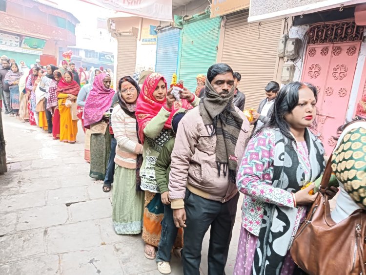 माघ मास के गणेश चतुर्थी पर बड़ागणेश दरबार में आस्था का सैलाब,कबीरचौरा तक कतार