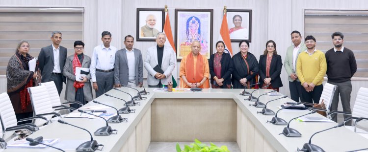 सभी अधिकारियों एवं कर्मचारियों के लिए कैपेसिटी बिल्डिंग कार्यक्रम को बनाएं अनिवार्य : मुख्यमंत्री योगी