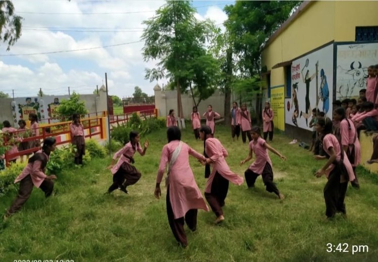 बाल श्रम से निकले, 10वीं तक पहुंचे, योगी सरकार के "विद्या धन" से संवर रहा भविष्य