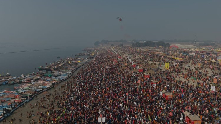 हर-हर गंगे के जयघोष के साथ संगम पर वसंत पंचमी के पुण्य स्नान के लिए उमड़ा जनसैलाब