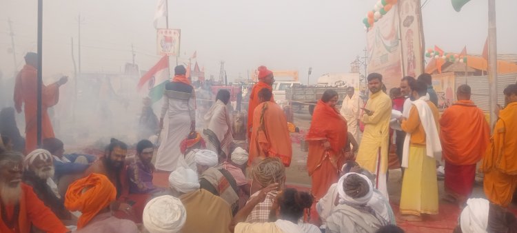 अहंकार नष्ट करने को स्वामी अविमुक्तेश्वरानंद के शिविर में संत यज्ञ अनुष्ठान