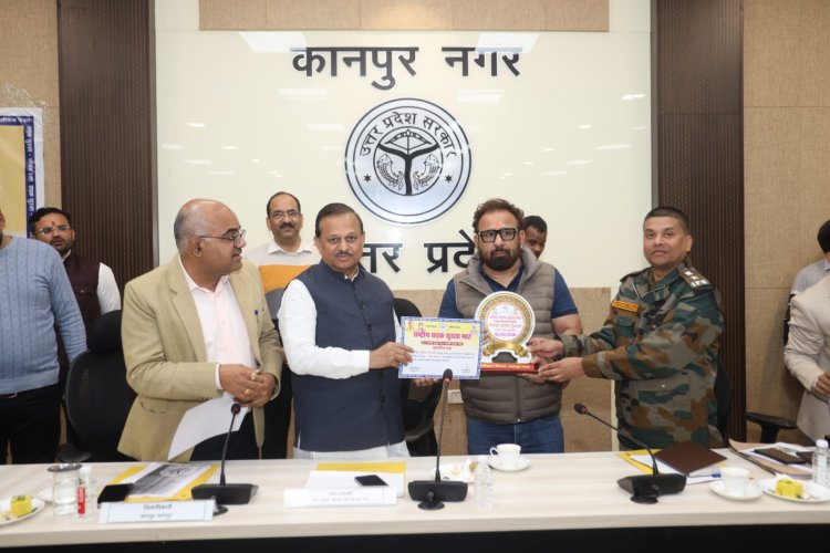 सीएम ग्रिड की सड़कों पर सांसद सख्त, युद्ध स्तर पर काम पूरा करने के निर्देश