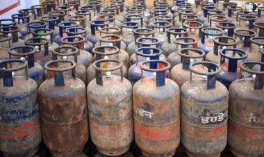 महंगा हुआ कमर्शियल गैस सिलिंडर, घरेलू सिलिंडर की कीमत में बदलाव नहीं