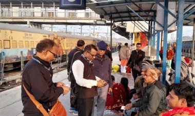 प्रयागराज जंक्शन पर चला सघन टिकट चेकिंग अभियान