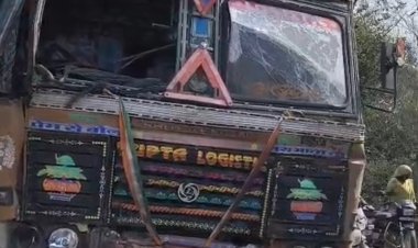 अमेठी में भीषण सड़क हादसा, दो चालकों की दर्दनाक मौत।