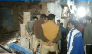 प्रयागराज: शाहगंज में निर्माणाधीन इमारत गिरने से हड़कंप, दो मजदूर घायल