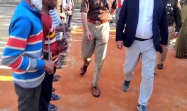 वाराणसी में महानिदेशक कारागार ने केंद्रीय और जिला कारागार का किया निरीक्षण