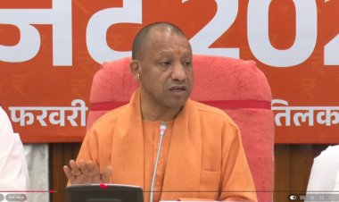 शंकराचार्य मामले पर मुख्यमंत्री योगी ने सपा को घेरते हुए कहा- कानून सबके लिए बराबर