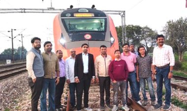 उत्तर मध्य रेलवे : दादरी-टुंडला खंड पर ‘कवच’ प्रणाली का 160 किमी प्रतिघंटा की गति से सफल परीक्षण