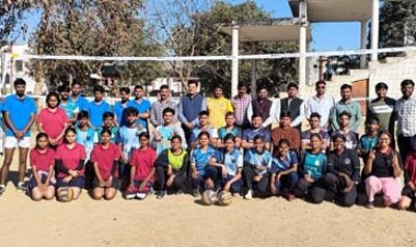 सीएमपी डिग्री कॉलेज को वॉलीबाल में दोहरा खिताब