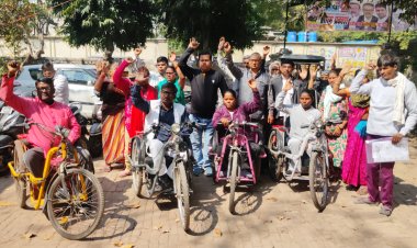 दिव्यांगजनों ने अंत्योदय राशन कार्ड सहित कई मांगों को लेकर किया प्रदर्शन, डीएसओ ने दिया आश्वासन