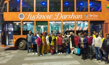 ‘लखनऊ दर्शन’ बस में फिर शामिल हुई विधान भवन की सैर