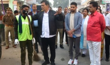वाराणसी के शिवपुर क्षेत्र में मंत्री एके शर्मा ने किया निरीक्षण सफाईकर्मियों के कार्य को सराहा