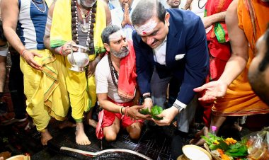 देवघर पहुंचे गौतम अदाणी ने बाबा बैद्यनाथ धाम में की पूजा-अर्चना