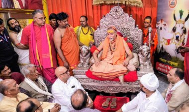 यौन शोषण के आरोप से घिरे स्वामी अविमुक्तेश्वरानंद से मिले कांग्रेस प्रदेश अध्यक्ष