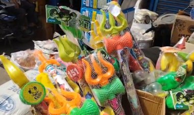 होली से पहले बाजारों में खरीदारी का उफान, हाईटेक पिचकारियों की धूम