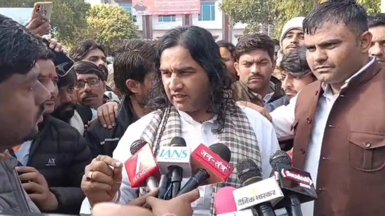 सोशल मीडिया मायाजाल से दूरी बनाकर अपनी संस्कृति, मर्यादा और मूल्यों की रक्षा करें : देवकीनंदन