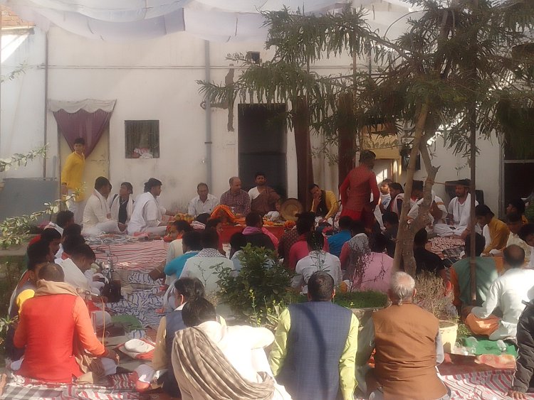 वाराणसी में राधिका देवी की पुण्यतिथि पर 121 ब्राह्मणों ने किया महारुद्राभिषेक