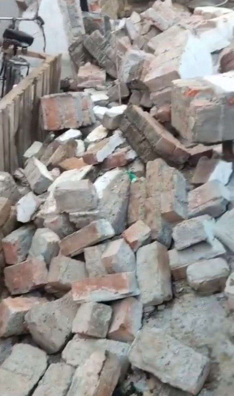 गैस सिलेंडर विस्फोट से मकान क्षतिग्रस्त, मलबे में दबकर बुजुर्ग घायल