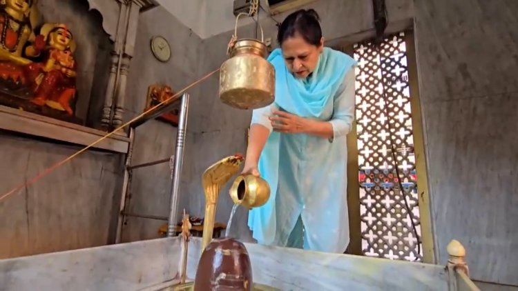मजहब की दीवारें तोड़कर 'नूर' फातिमा ने बनाया शिव मंदिर, काशी की ये कहानी दिल जीत लेगी