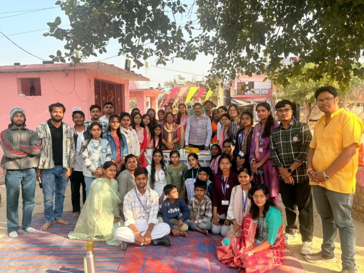 स्वयंसेवकों ने जनकल्याणकारी योजनाओं के साथ साइबर फ्रॉड की दी जानकारी