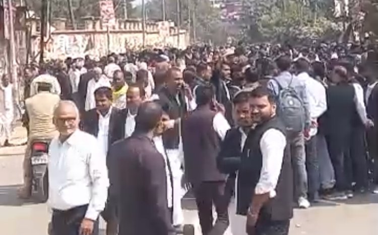 आजमगढ़ दीवानी न्यायालय को बम से उड़ाने की मिली धमकी,जांच में जुटी पुलिस