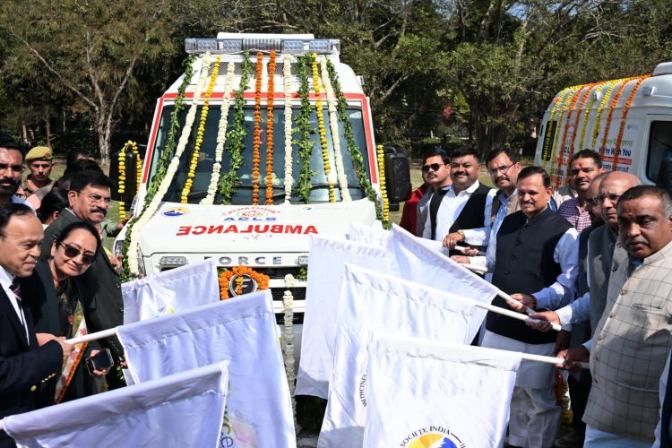 जे.के.समूह ने दान किया दो कार्डियक लाइफ सपोर्ट एंबुलेंस, सांसद ने दिखाई हरी झण्डी