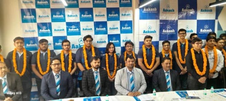 प्रयागराज: अरुणव वेदांत अग्रहरी 99.96 परसेंटाइल के साथ जेई मेन में सिटी टॉपर