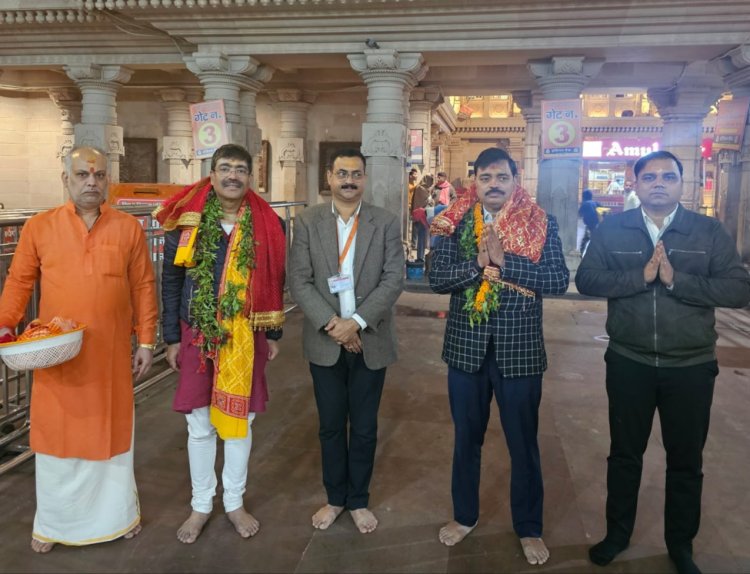 एयरपोर्ट इंडिया के चेयरमैन ने मां विंध्यवासिनी का किया दर्शन-पूजन