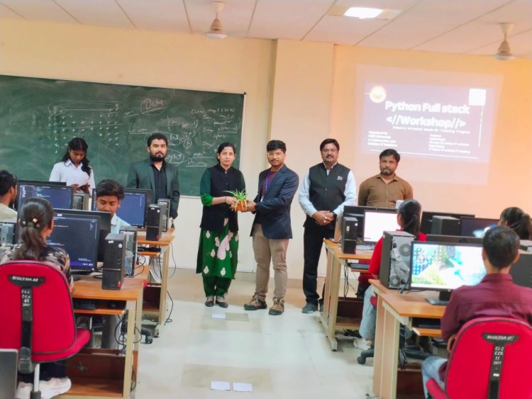 कौशल आधारित प्रशिक्षण से छात्र उद्योग की जरूरतों के अनुरूप तैयार होते हैं : डॉ. पुष्पा ममोरिया