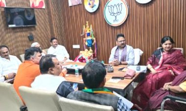 महानगर की नई टीम के लिए पर्यवेक्षक ने टटोली नब्ज