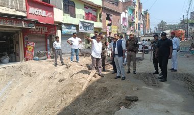 गंगा मेला मार्गों का नगर आयुक्त ने लिया जायजा, सफाई व अतिक्रमण हटाने के निर्देश