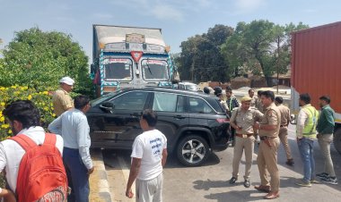 पूर्व काशी नरेश के वंशज डॉ अनंत नारायण सिंह के कार में ट्रक ने मारी टक्कर, बाल-बाल बचे