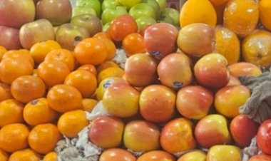 वाराणसी में नवरात्र के पहले दिन आसमान छूने लगे फलों के दाम