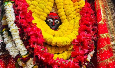 चैत्र नवरात्र का चौथा दिन: मां कूष्मांडा स्वरूप की भक्ति में डूबे श्रद्धालु