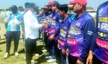 वसीयाबाद टाइगर, प्रयाग पेंट और दिलदार स्ट्राइकर सेमीफाइनल में